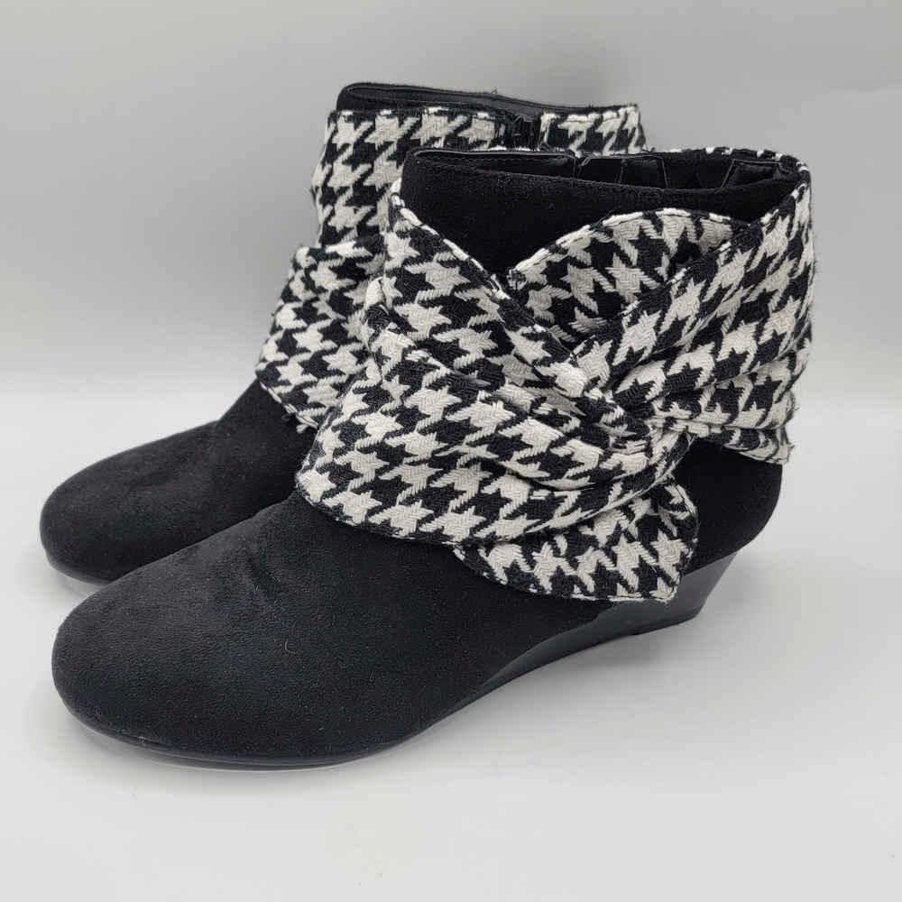 Comfort View-Black Houndstooth Wrap Ankle Boots - Women SIZE 8.5 W